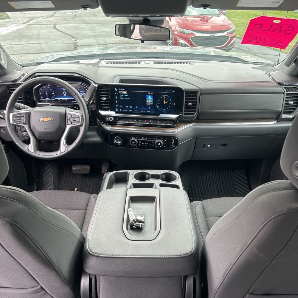 2024 Chevrolet Silverado 1500 LT