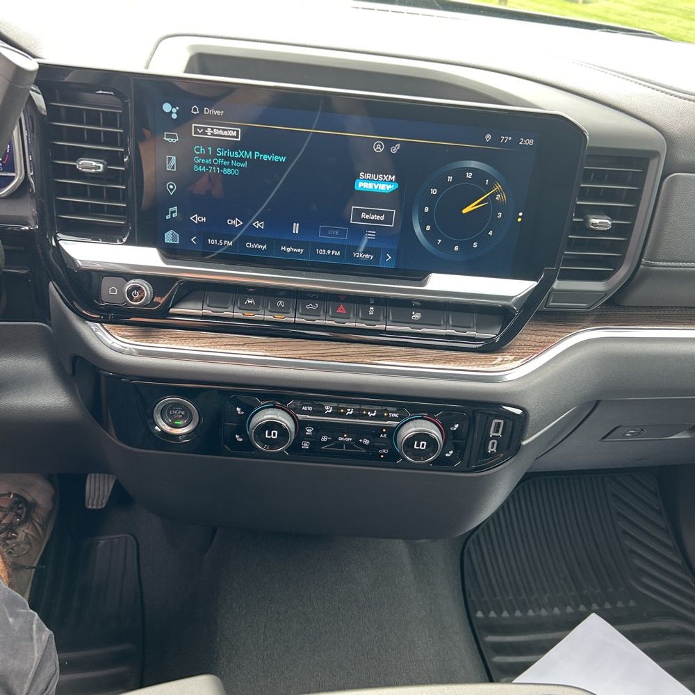 2024 Chevrolet Silverado 1500 LT