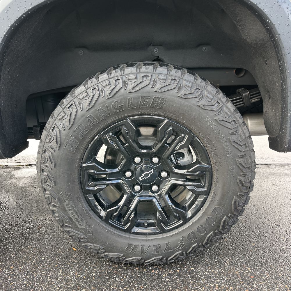 2023 Chevrolet Silverado 1500 ZR2