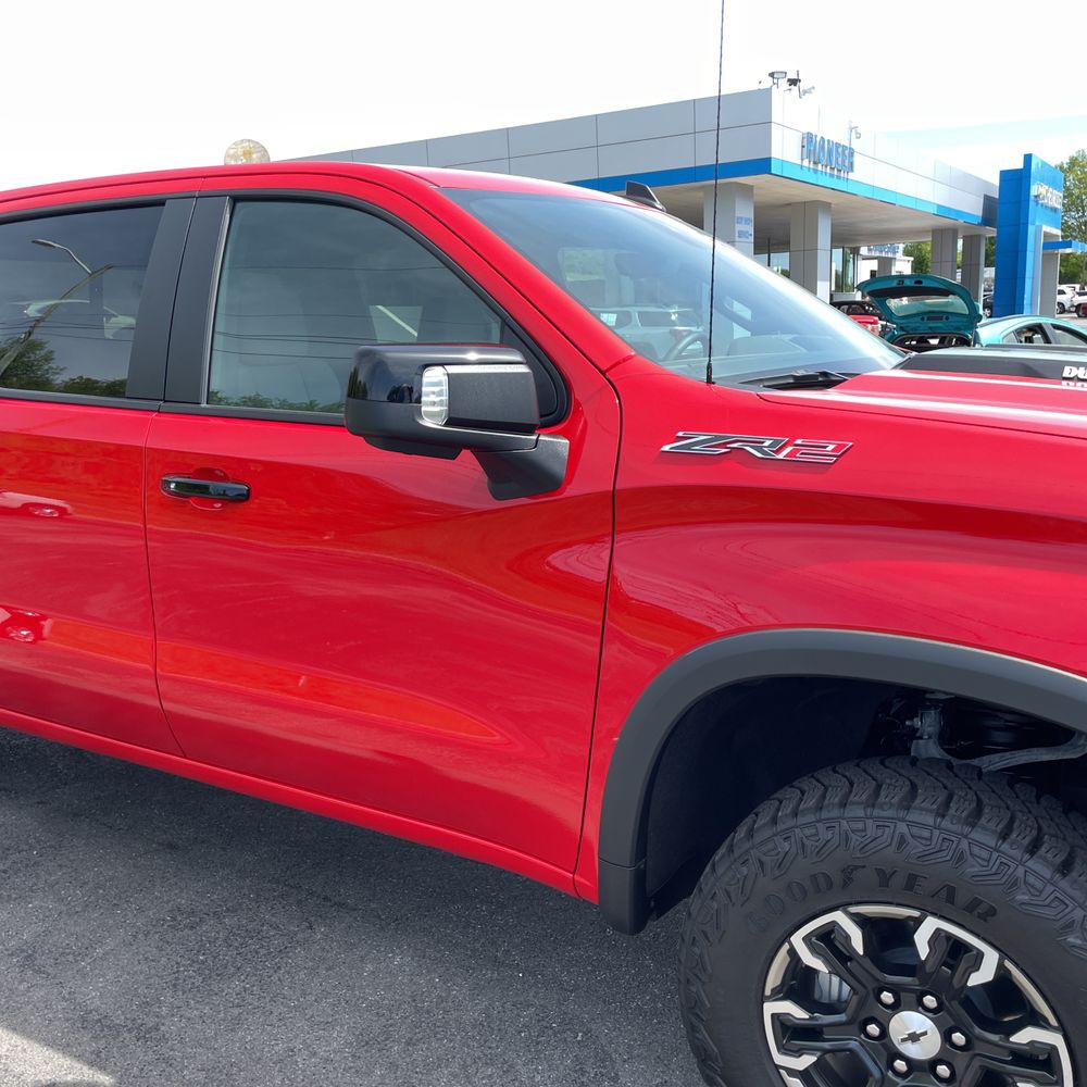 2025 Chevrolet Silverado 1500 ZR2
