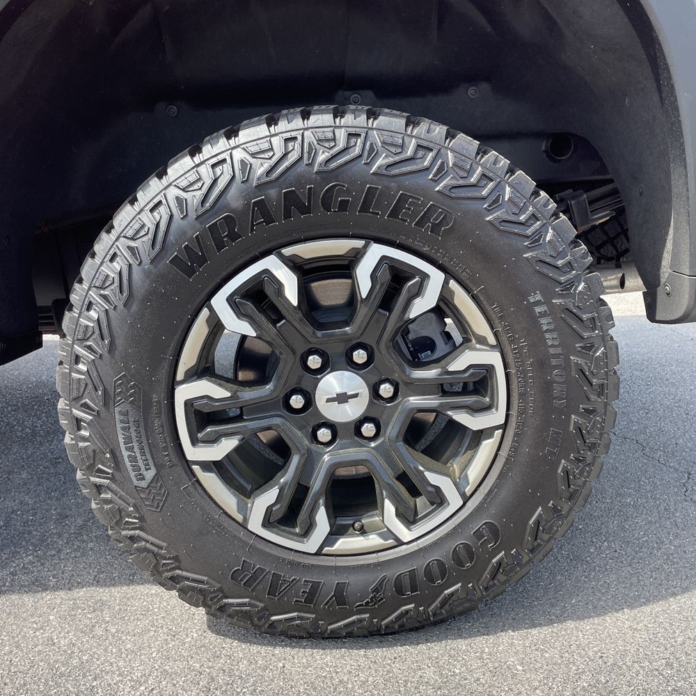 2025 Chevrolet Silverado 1500 ZR2