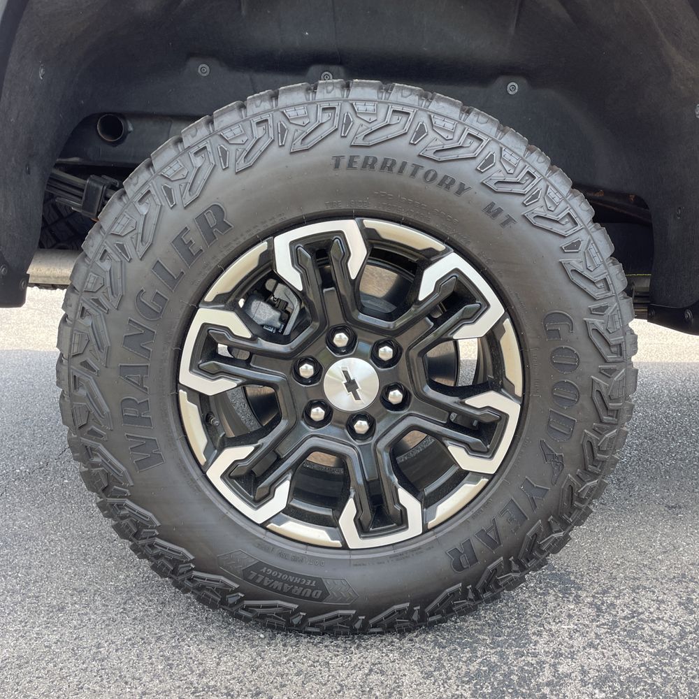 2025 Chevrolet Silverado 1500 ZR2