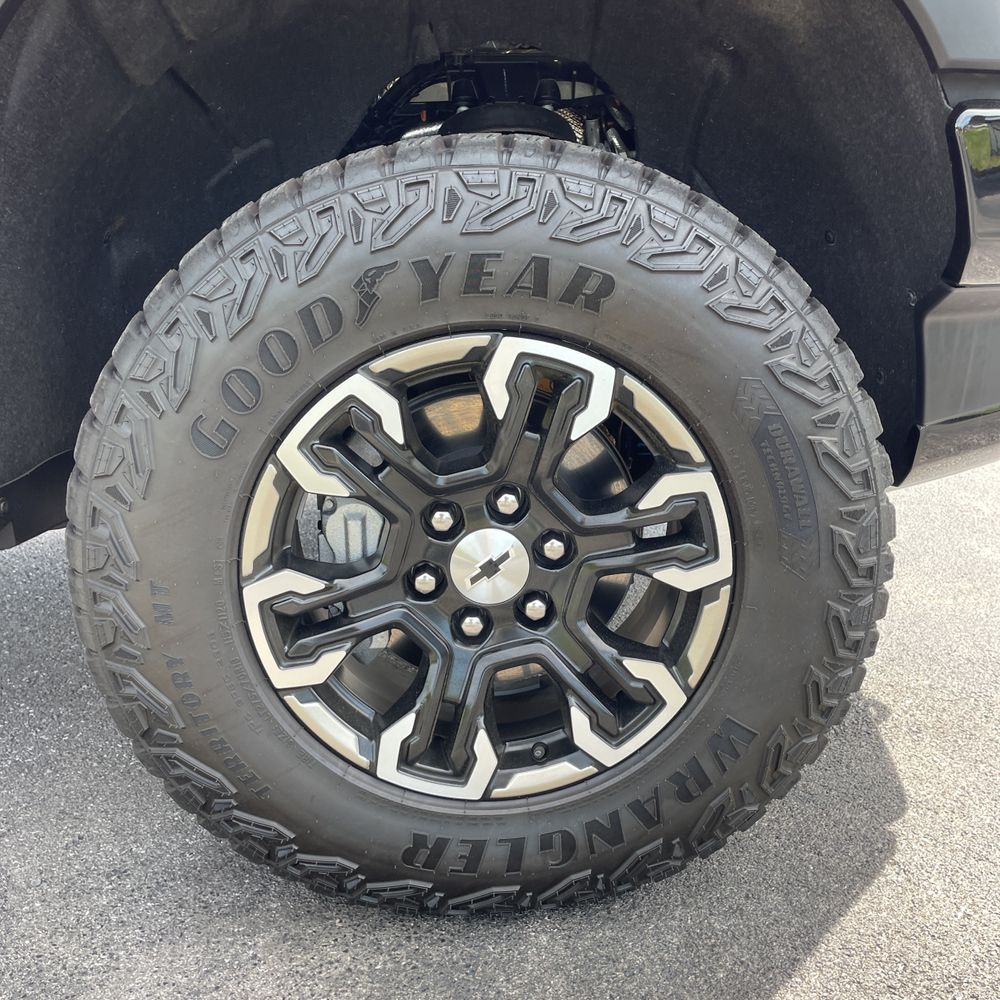 2025 Chevrolet Silverado 1500 ZR2