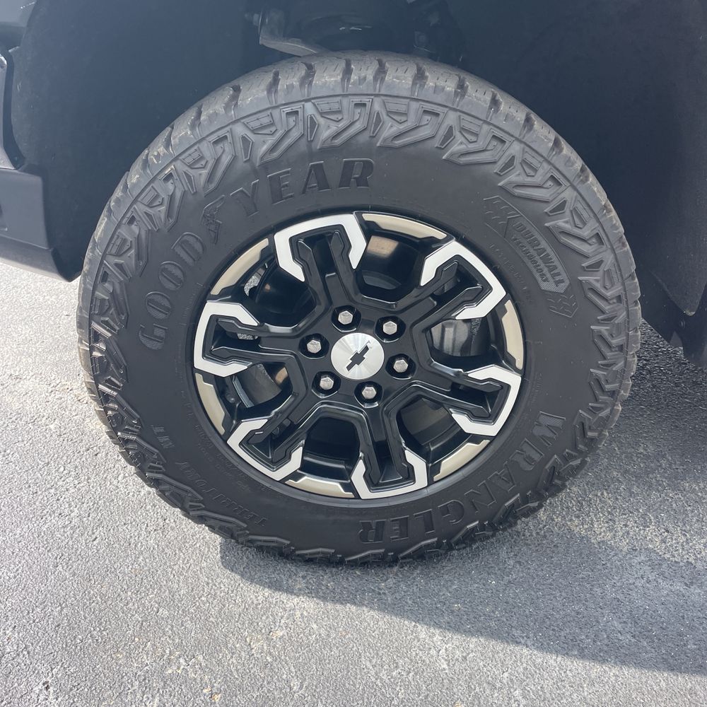2025 Chevrolet Silverado 1500 ZR2