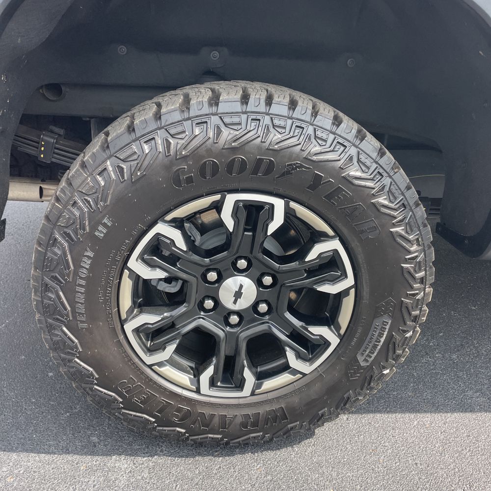 2025 Chevrolet Silverado 1500 ZR2
