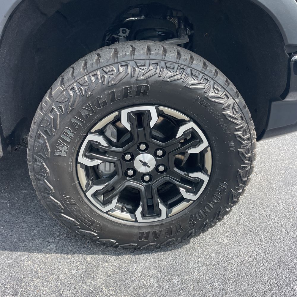 2025 Chevrolet Silverado 1500 ZR2