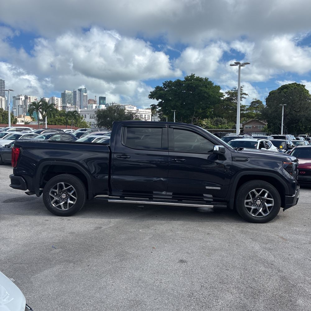 2024 GMC Sierra 1500 Elevation