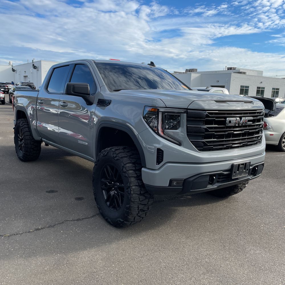2024 GMC Sierra 1500 Elevation Standard