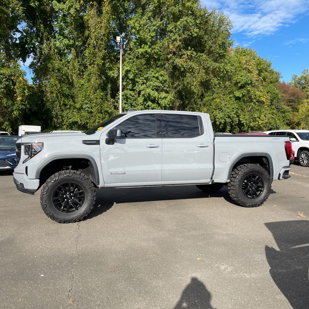 2024 GMC Sierra 1500 Elevation Standard
