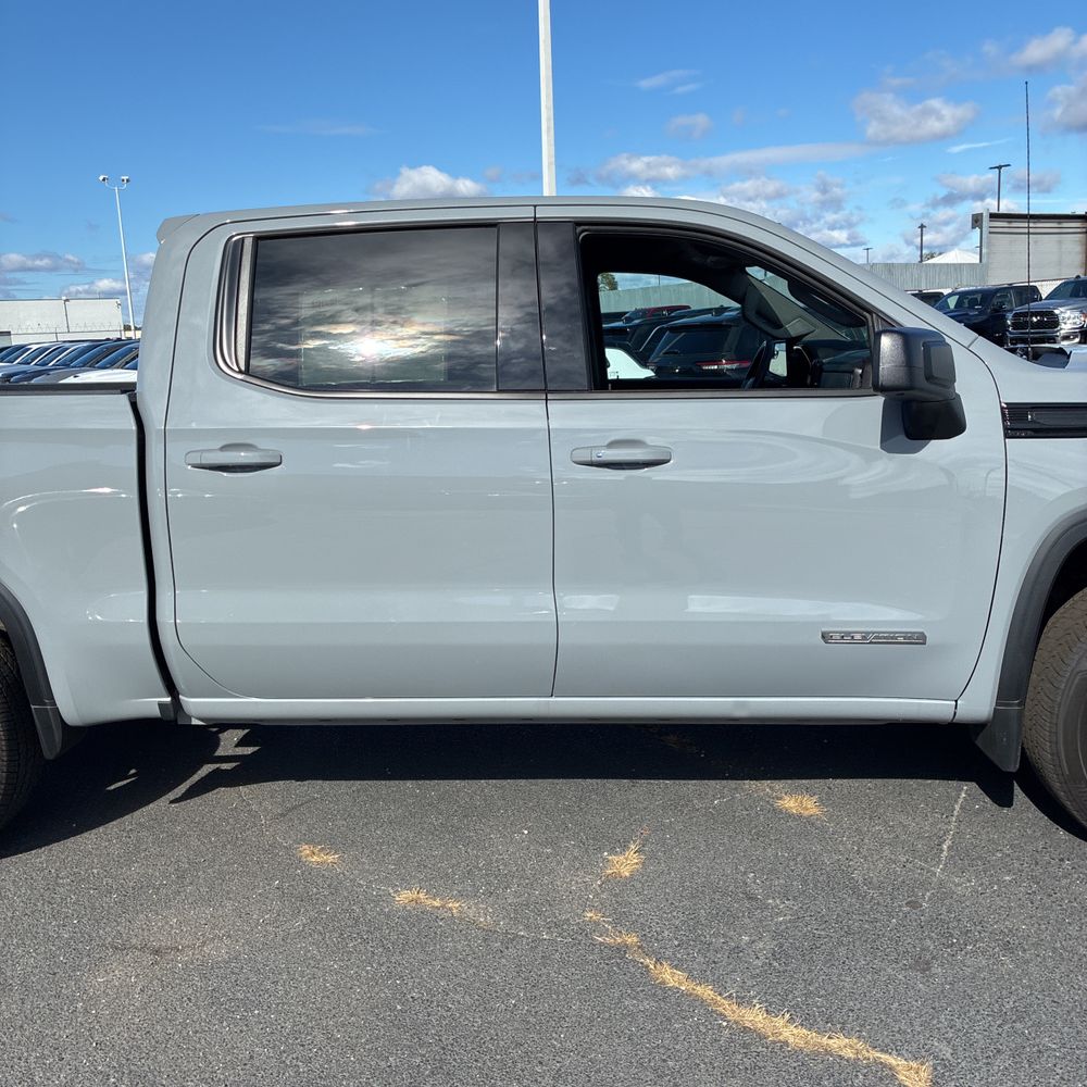 2024 GMC Sierra 1500 Elevation Standard