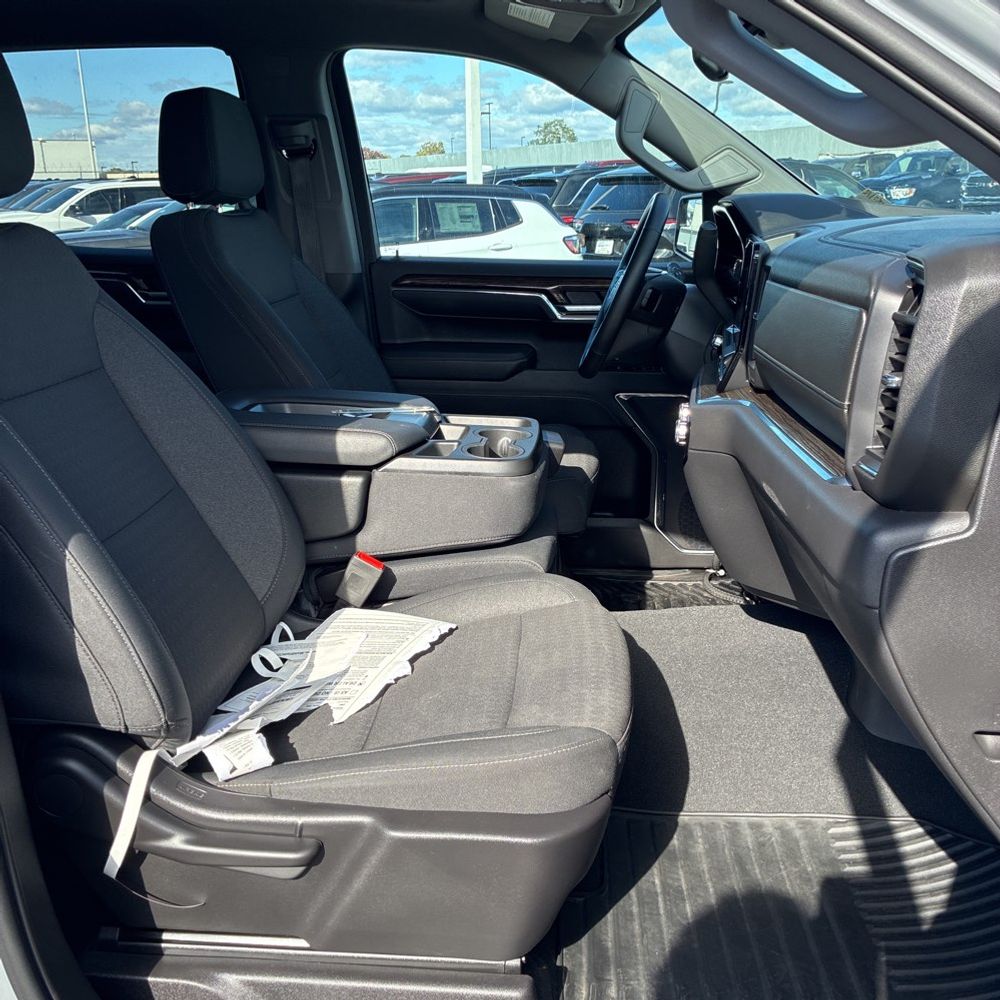 2024 GMC Sierra 1500 Elevation Standard