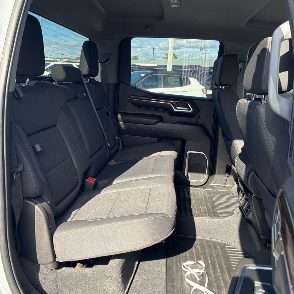 2024 GMC Sierra 1500 Elevation Standard