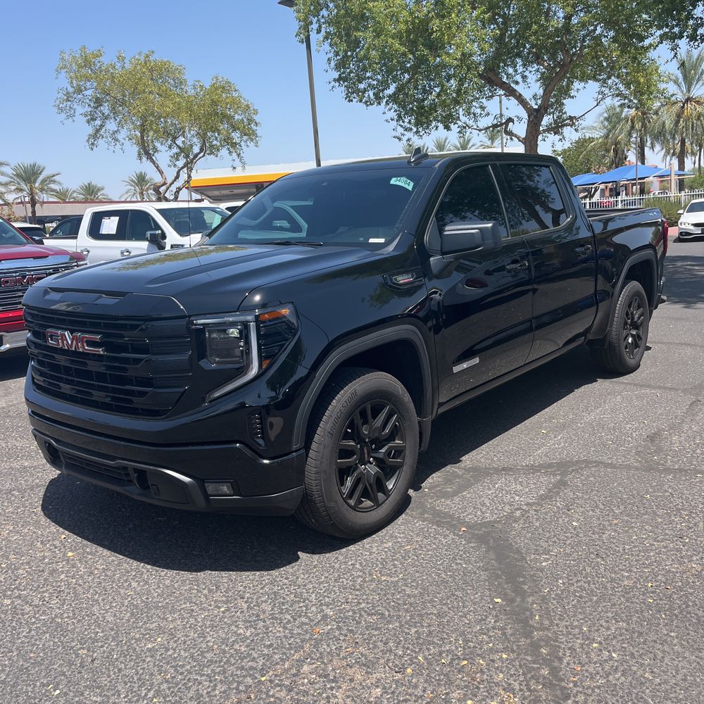 2025 GMC Sierra 1500 Elevation