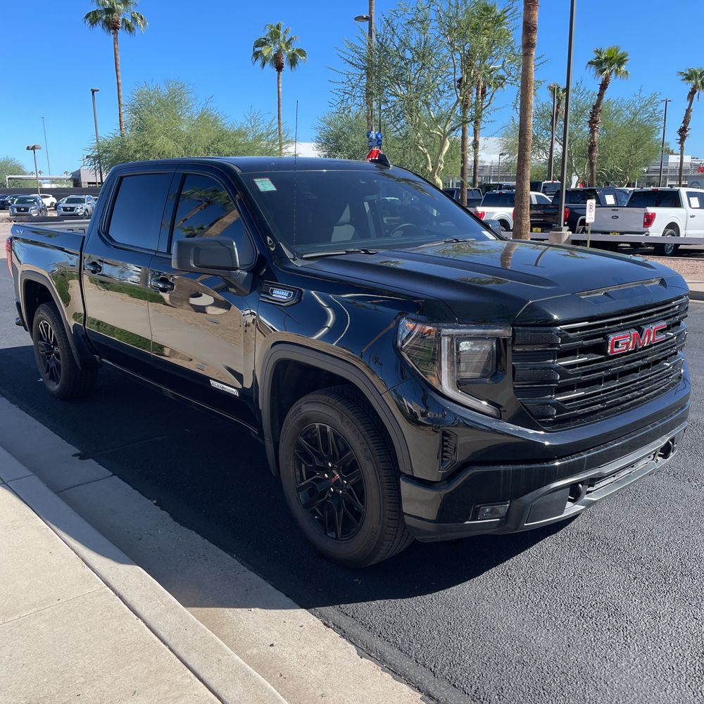 2025 GMC Sierra 1500 Elevation