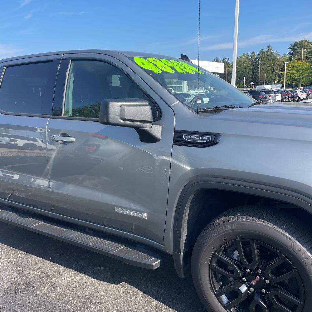 2024 GMC Sierra 1500 Elevation