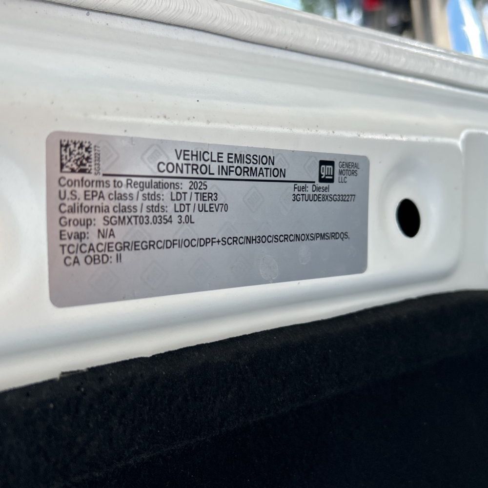 2025 GMC Sierra 1500 SLT