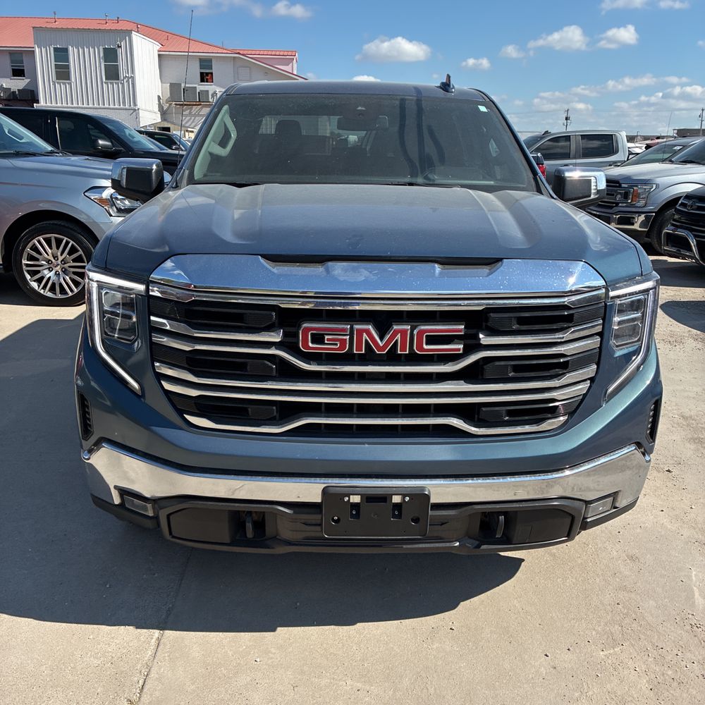 2024 GMC Sierra 1500 SLT