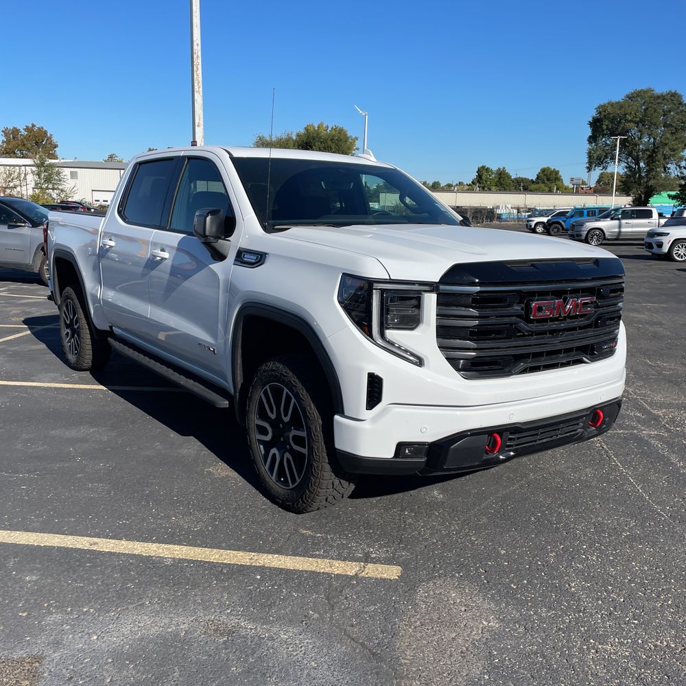 2025 GMC Sierra 1500 AT4
