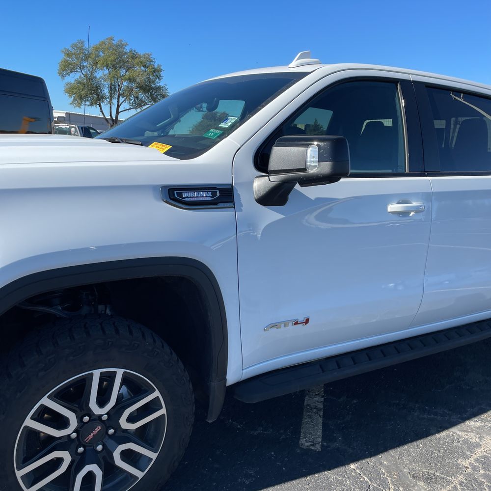 2025 GMC Sierra 1500 AT4