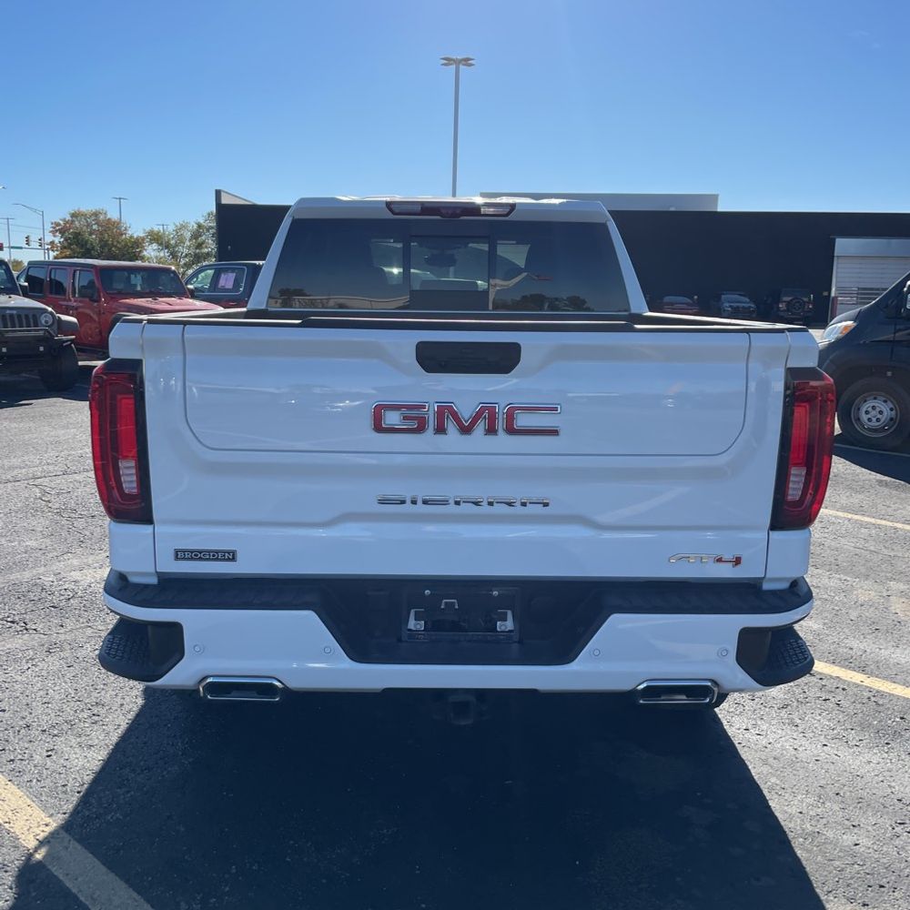 2025 GMC Sierra 1500 AT4