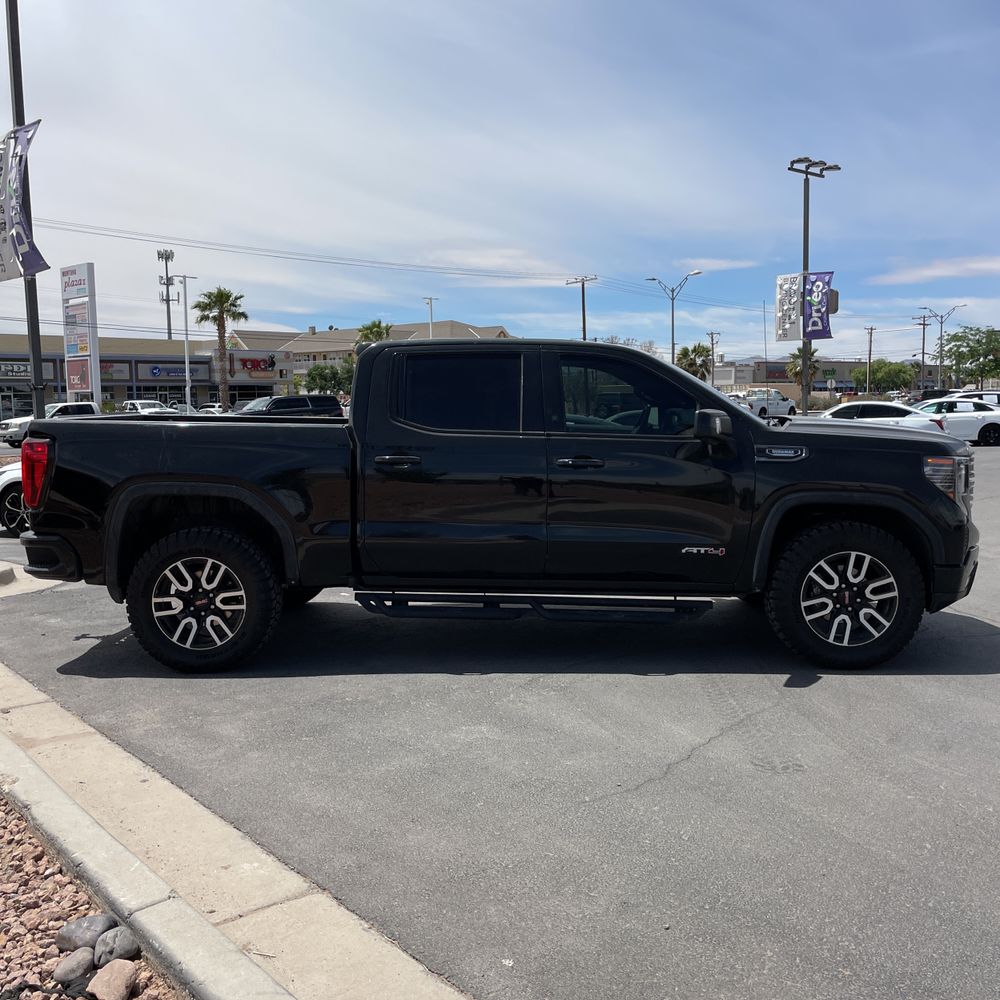 2023 GMC Sierra 1500 AT4