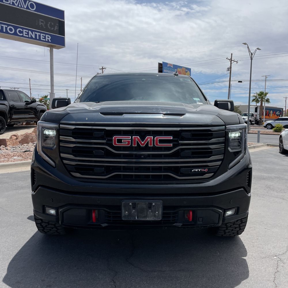 2023 GMC Sierra 1500 AT4