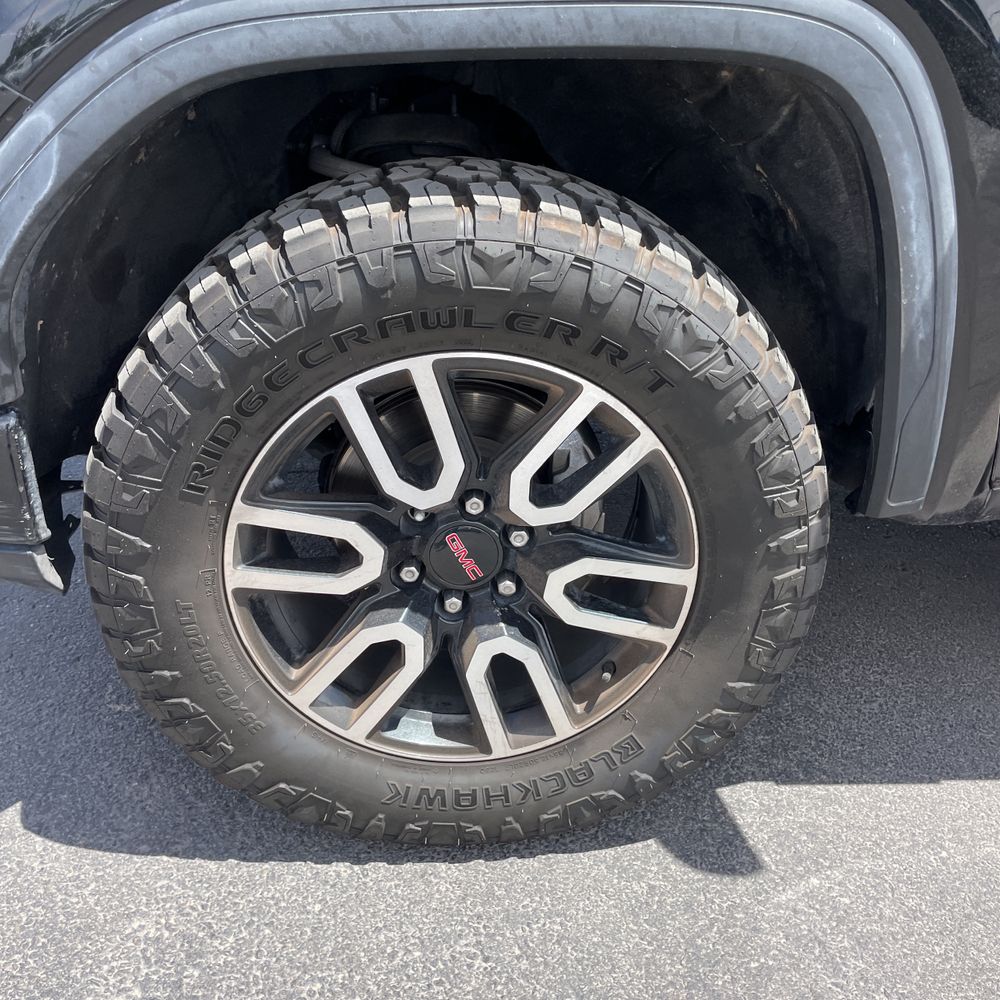 2023 GMC Sierra 1500 AT4