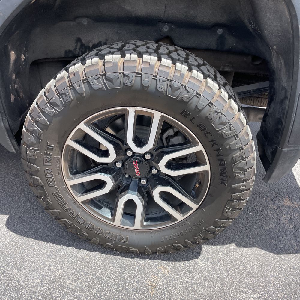 2023 GMC Sierra 1500 AT4