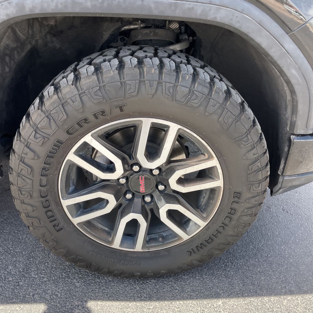 2023 GMC Sierra 1500 AT4