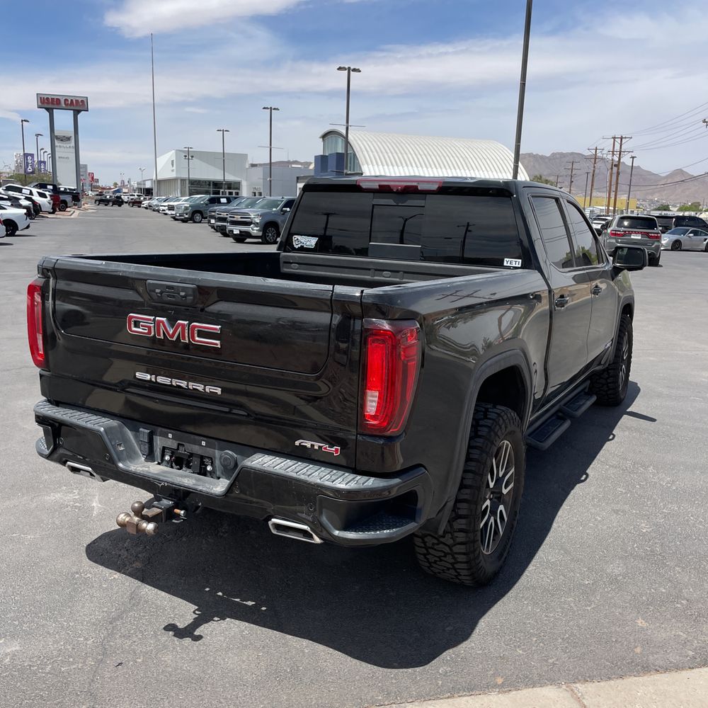 2023 GMC Sierra 1500 AT4