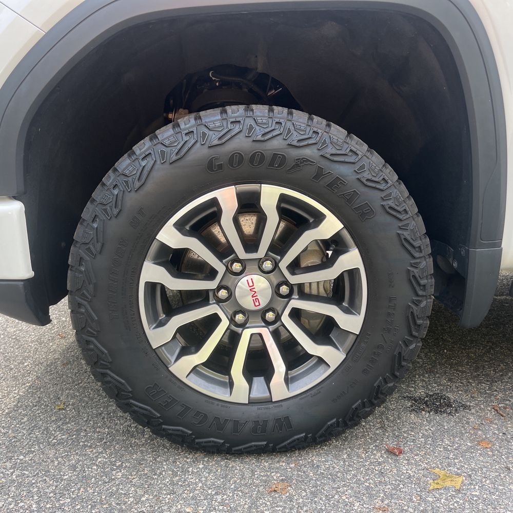 2023 GMC Sierra 1500 AT4