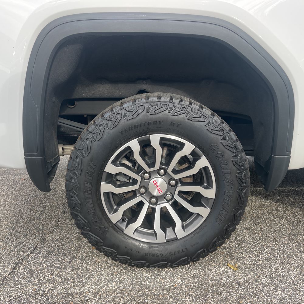 2023 GMC Sierra 1500 AT4