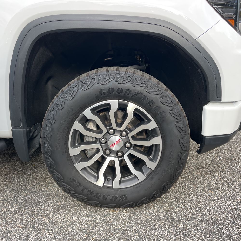 2023 GMC Sierra 1500 AT4