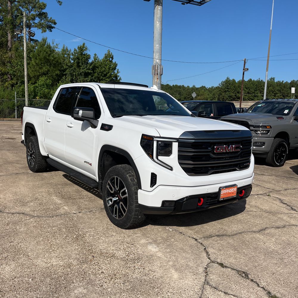 2024 GMC Sierra 1500 AT4