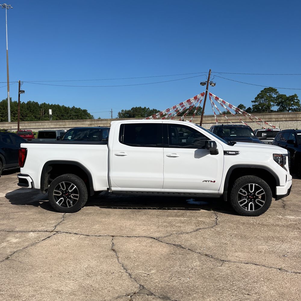 2024 GMC Sierra 1500 AT4