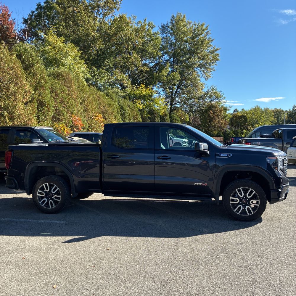 2025 GMC Sierra 1500 AT4