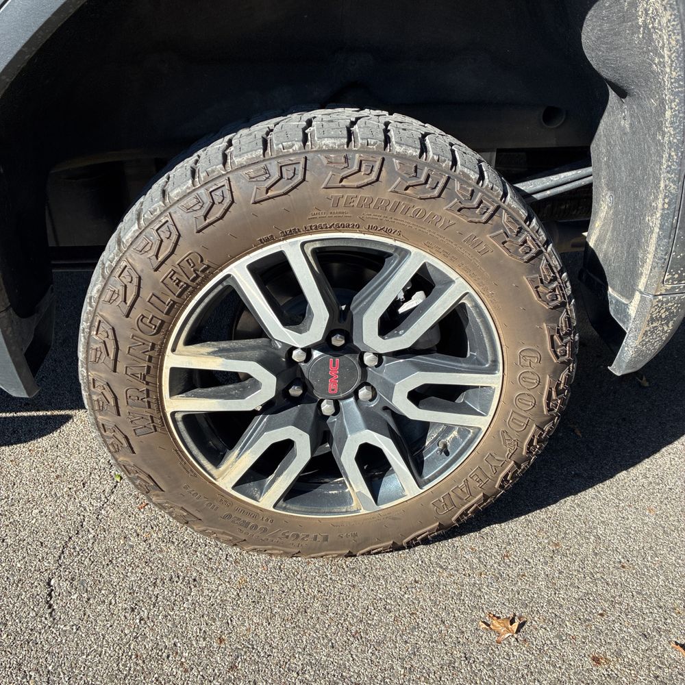 2025 GMC Sierra 1500 AT4