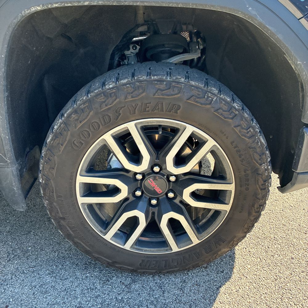 2025 GMC Sierra 1500 AT4