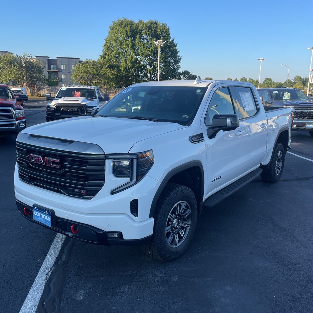 2024 GMC Sierra 1500 AT4