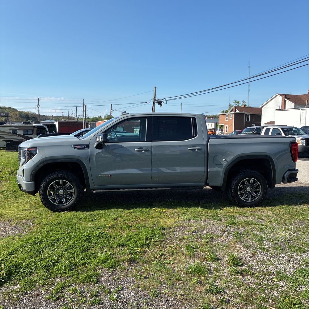 2024 GMC Sierra 1500 AT4