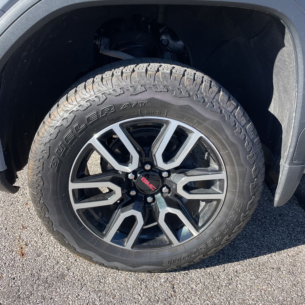 2024 GMC Sierra 1500 AT4