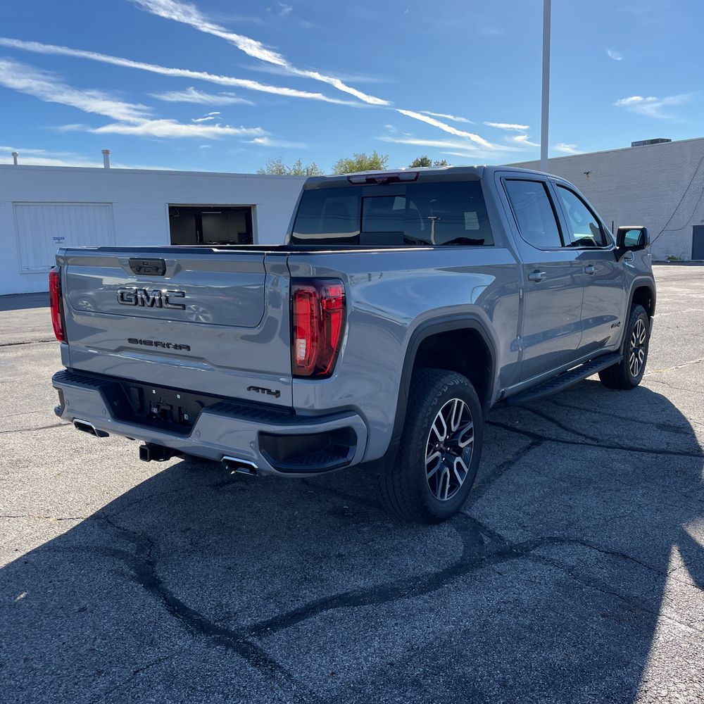 2024 GMC Sierra 1500 AT4