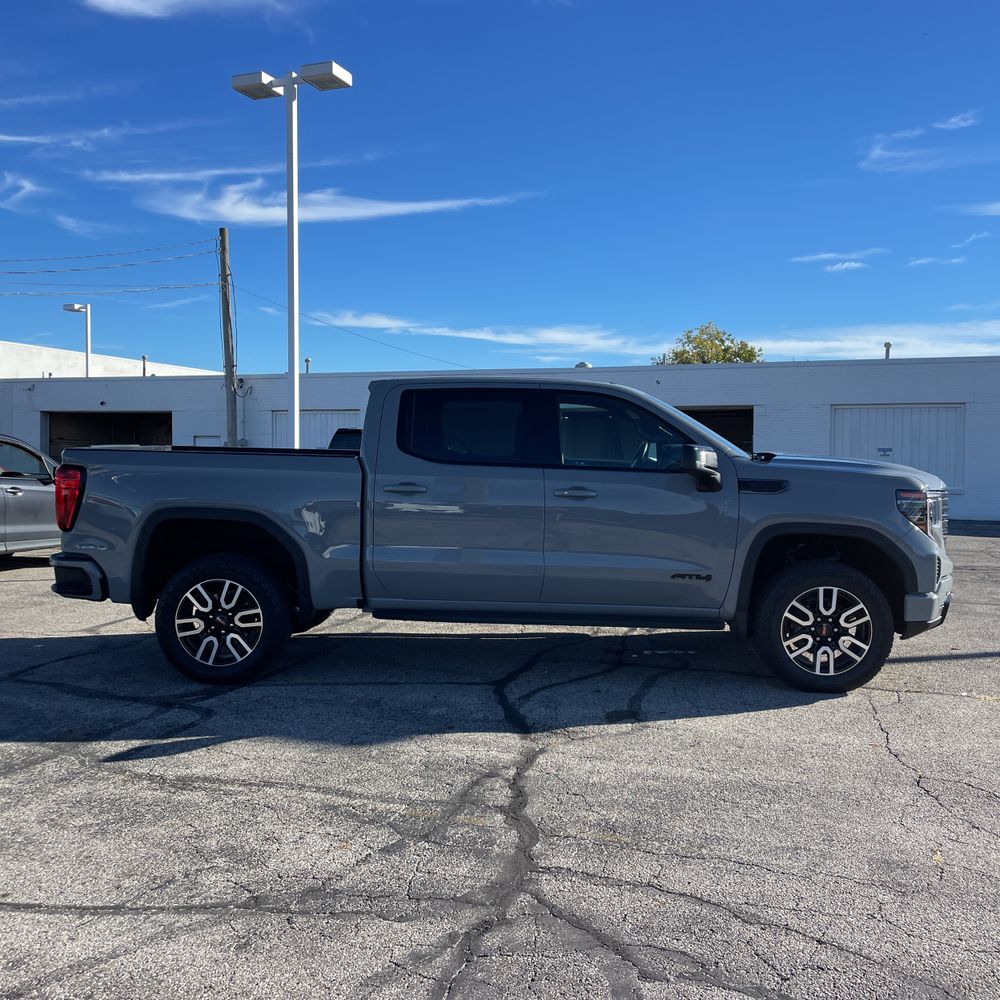 2024 GMC Sierra 1500 AT4