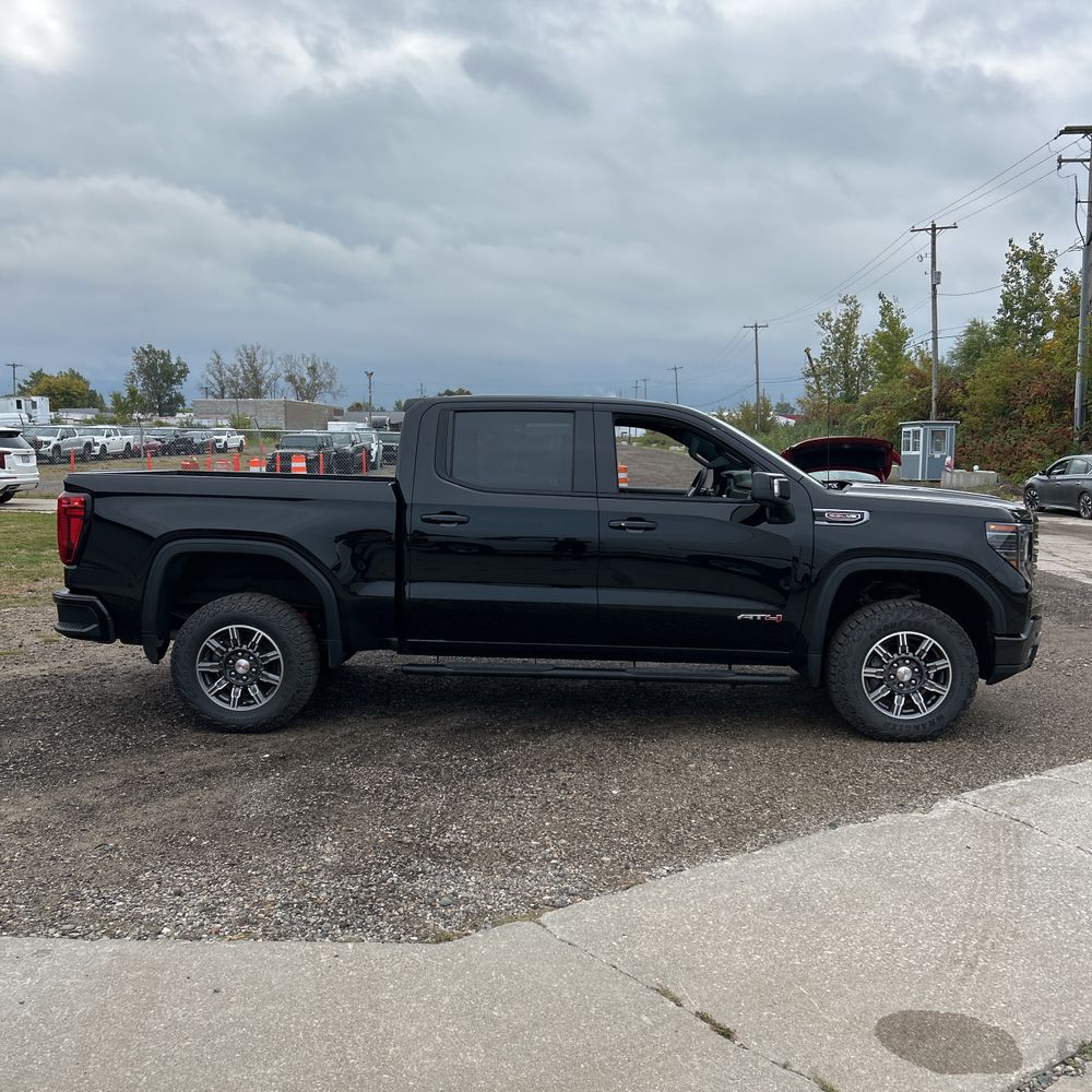 2024 GMC Sierra 1500 AT4