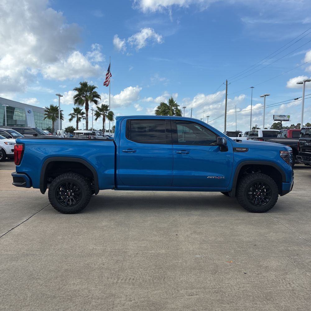 2023 GMC Sierra 1500 AT4X