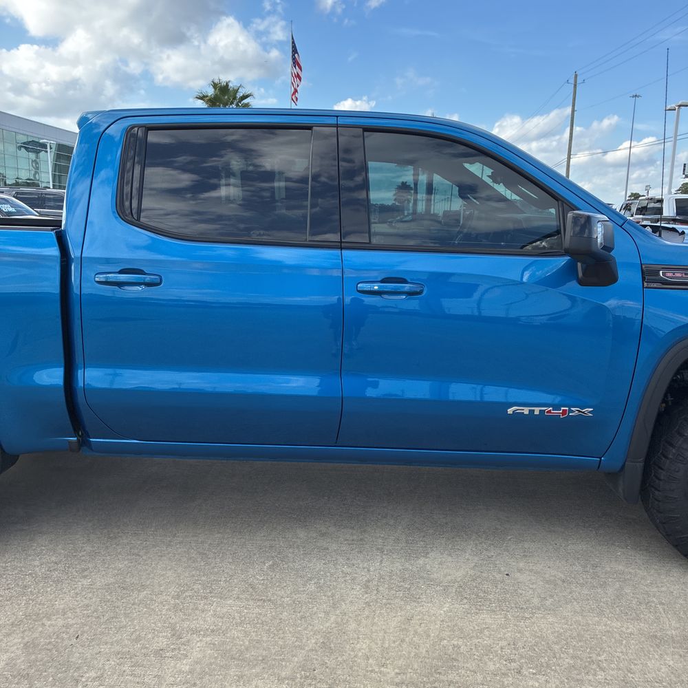 2023 GMC Sierra 1500 AT4X