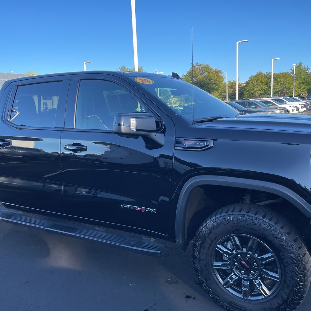 2024 GMC Sierra 1500 AT4X