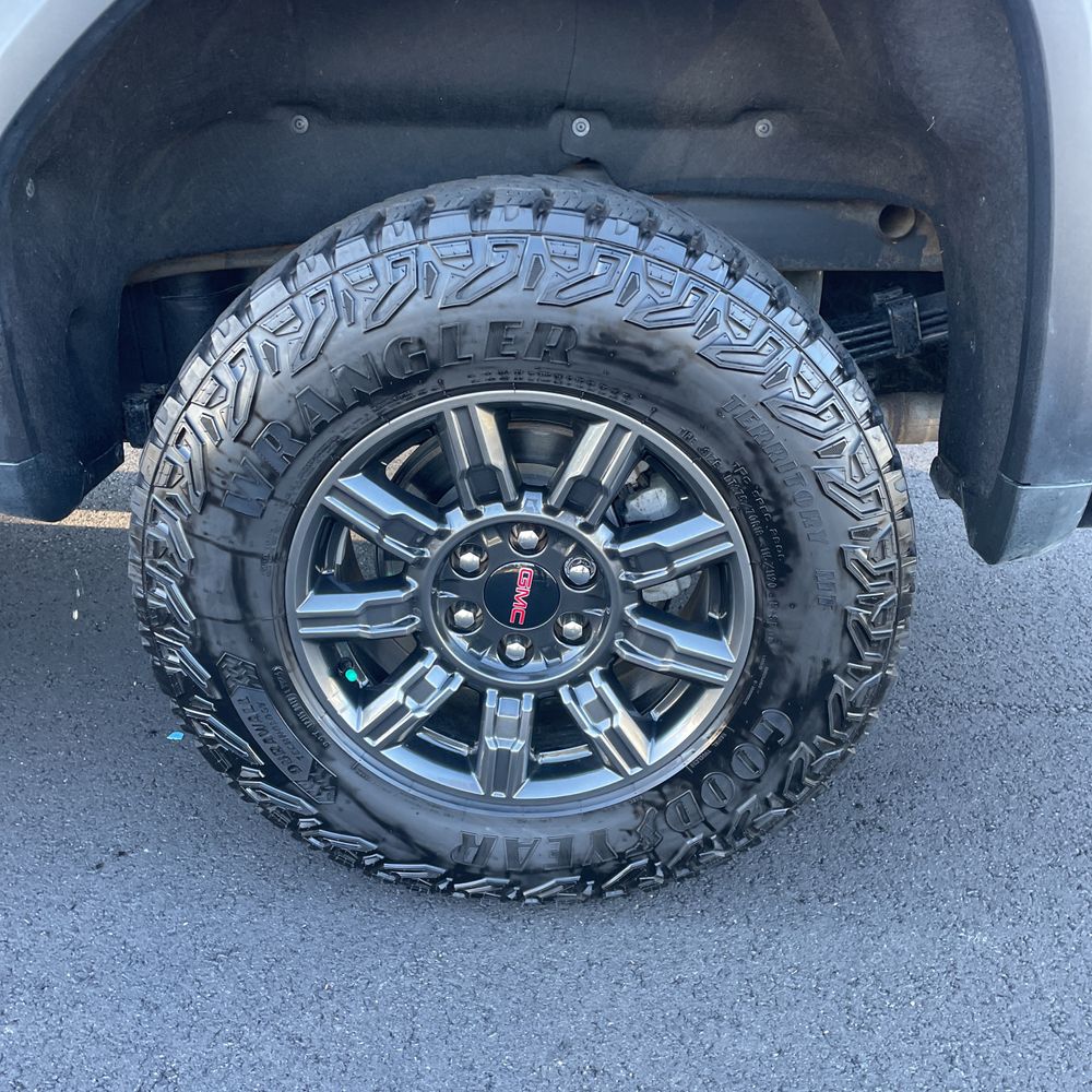 2024 GMC Sierra 1500 AT4X