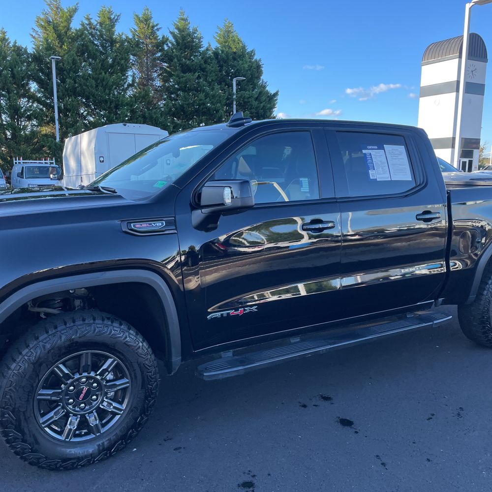 2024 GMC Sierra 1500 AT4X