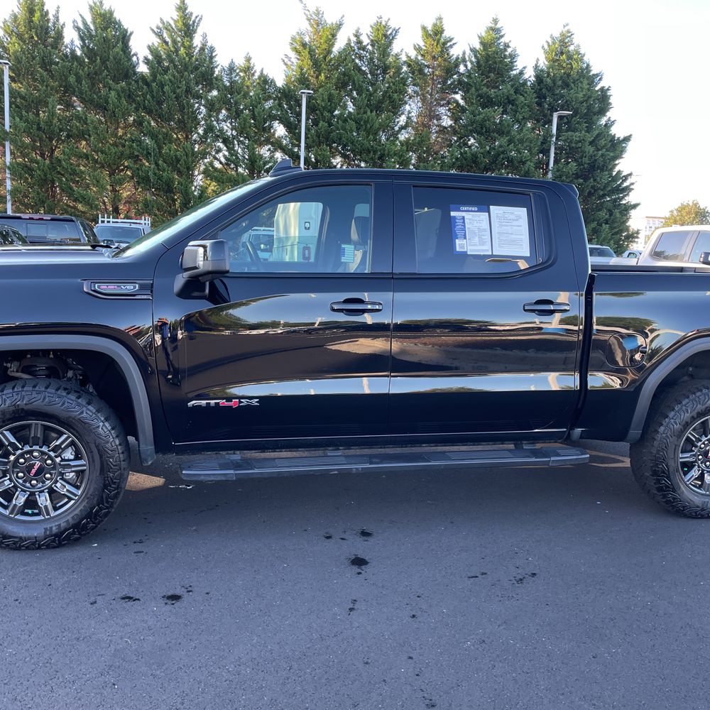 2024 GMC Sierra 1500 AT4X